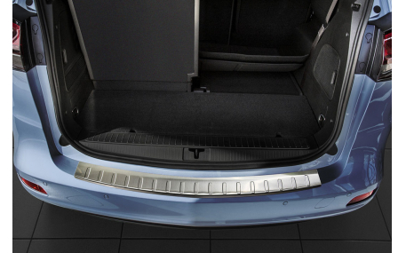 Накладка на задний бампер Opel Zafira C