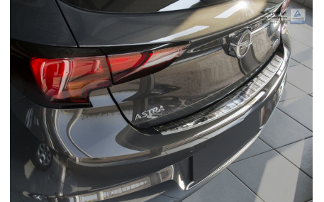 Накладка на задний бампер Opel Astra K