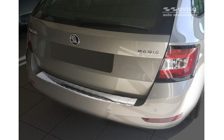 Накладка на задний бампер Skoda Fabia