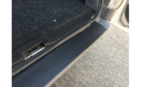 Накладка на задний бампер Opel Vivaro