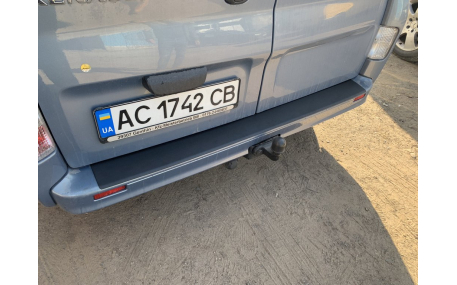 Накладка на задний бампер Opel Vivaro