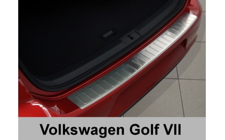 Накладка на задний бампер Volkswagen Golf 7