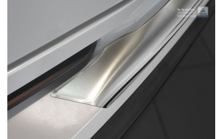 Накладка на задний бампер Toyota C-HR