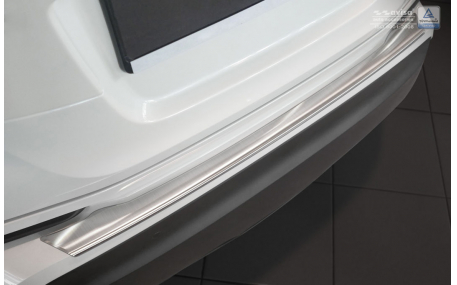 Накладка на задний бампер Toyota C-HR