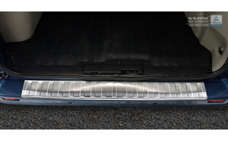 Накладка на задний бампер Opel Vivaro