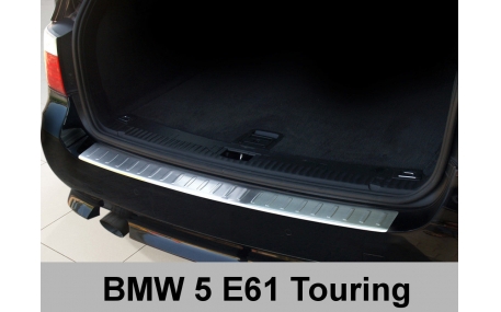 Накладка на задний бампер BMW E61