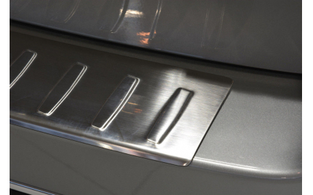 Накладка на задний бампер Toyota Auris