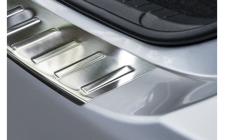 Накладка на задний бампер Toyota Corolla