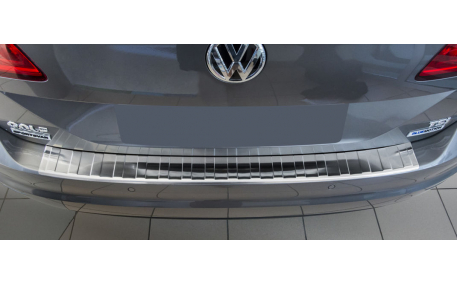Накладка на задний бампер Volkswagen Golf 7