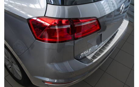Накладка на задний бампер Volkswagen Golf 7