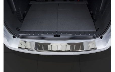 Накладка на задний бампер Peugeot 5008