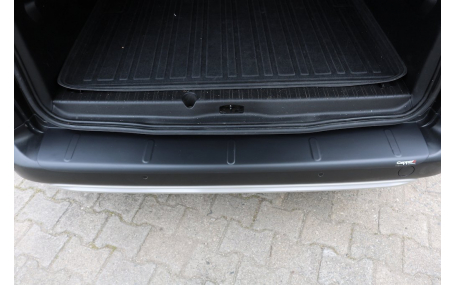 Накладка на задний бампер Opel Combo E