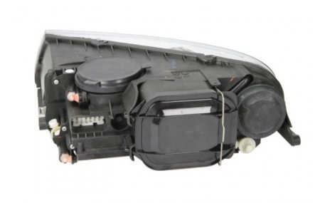 Фара передняя Volkswagen Touareg