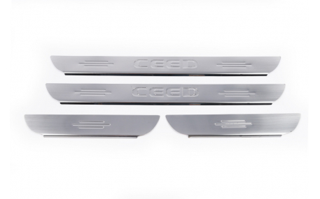 Накладки на пороги Kia Ceed