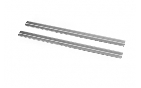 Накладки на пороги Nissan Juke