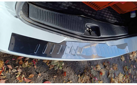 Накладка на задний бампер Renault Logan MCV