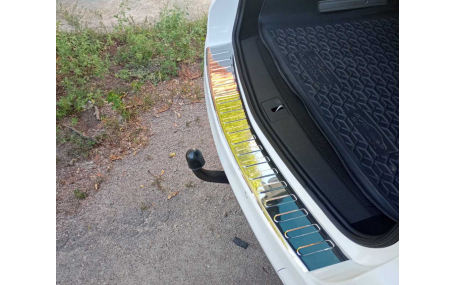 Накладка на задний бампер Opel Astra J