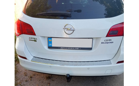 Накладка на задний бампер Opel Astra J