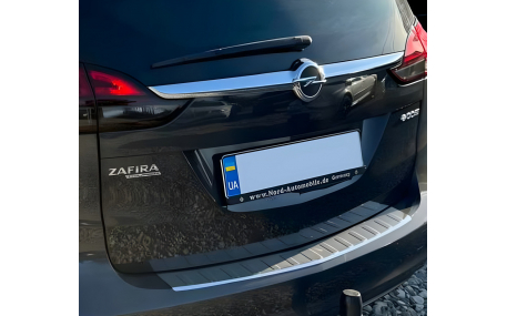 Накладка на задний бампер Opel Zafira C