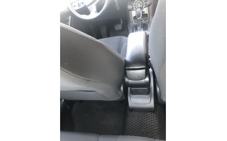 Подлокотник Ford Fiesta