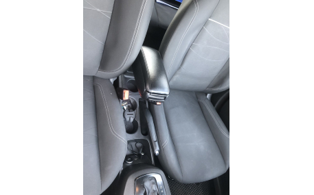 Подлокотник Ford Fiesta