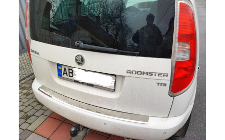 Накладка на задний бампер Skoda Roomster