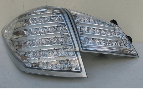 Фонари задние Subaru Outback