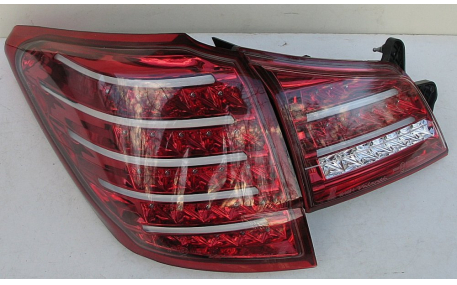 Фонари задние Subaru Outback