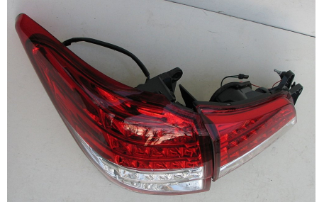 Фонари задние Subaru Outback