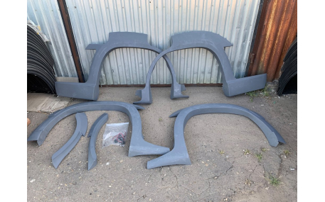 Накладки на бампера Toyota Land Cruiser 200