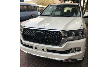 Решетка радиатора Toyota Land Cruiser 200
