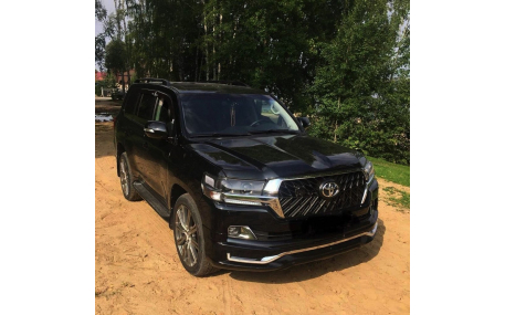Решетка радиатора Toyota Land Cruiser 200