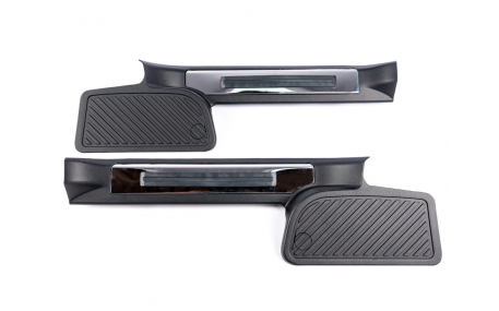 Накладки на пороги Toyota Land Cruiser 200