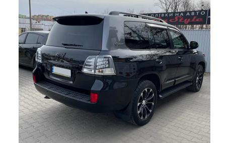 Фонари задние Toyota Land Cruiser 200