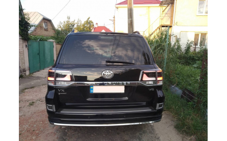 Фонари задние Toyota Land Cruiser 200