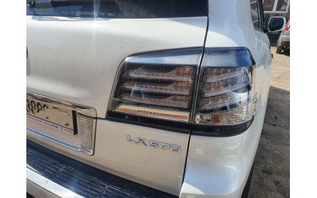 Фонари задние Lexus LX570 2012-2015