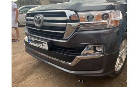 Решетка радиатора Toyota Land Cruiser 200