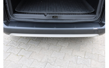 Накладка на задний бампер Opel Combo E
