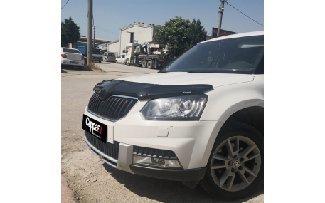 Дефлектор капота Skoda Yeti