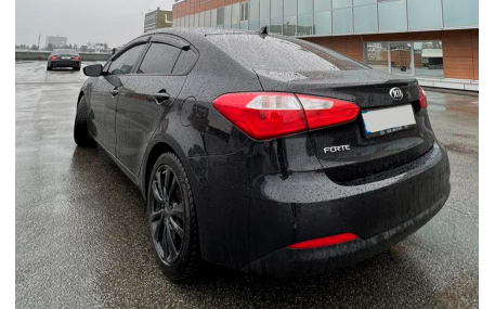 Дефлекторы окон Kia Cerato