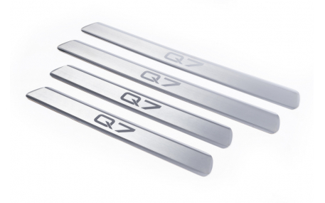 Накладки на пороги Audi Q7