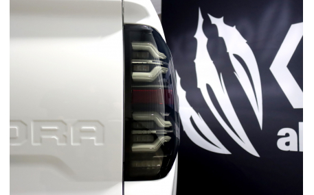 Фонари задние Toyota Tundra 2014-2021