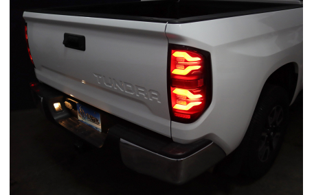 Фонари задние Toyota Tundra 2014-2021