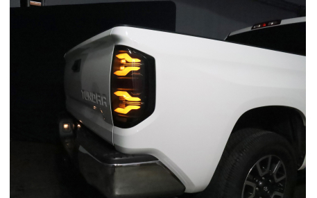 Фонари задние Toyota Tundra 2014-2021