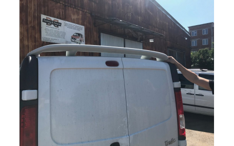 Спойлер Opel Vivaro