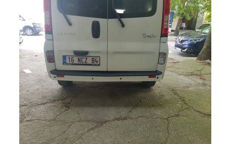 Накладка на задний бампер Opel Vivaro