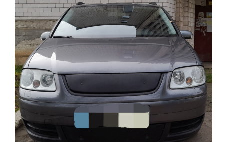 Зимняя накладка на решетку Volkswagen Touran 2003-2006