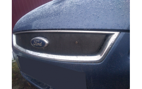 Зимняя накладка на решетку Ford Focus MK2