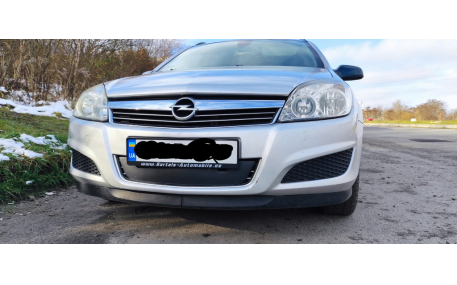 Зимняя накладка на решетку Opel Astra H