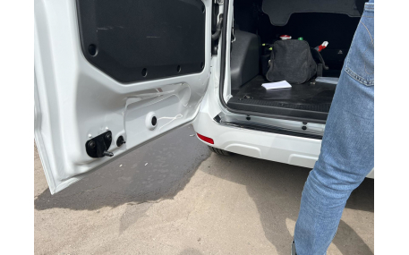 Накладка на задний бампер Renault Dokker